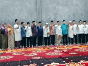 Diberi Gelar Sutan Nagari, dr. Wahdi – Qomaru Ajak KBSB bersama Bangun Kota Metro