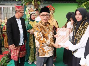 Pelepasan Siswa-Siswi Kelas XII MAN 1 Metro, Kakanwil Sampaikan “Kalian adalah Pemimpin Masa Depan”