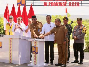 Presiden Jokowi Resmikan 24 Ruas Jalan dan Jembatan di Aceh